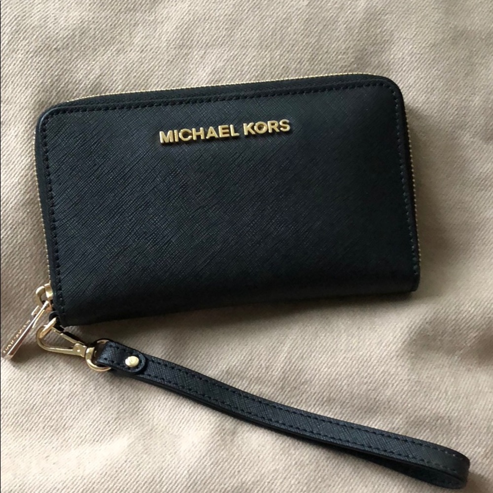 Black Michel Kors Wristlet!